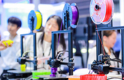 Desktop 3D printers and visitors at TCT Asia